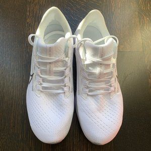 Nike Womens Air Zoom Pegasus 38 Running Shoes (Size 9)
